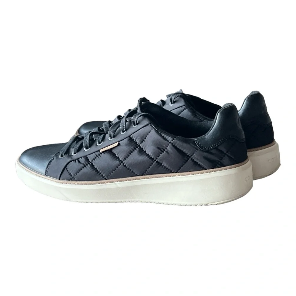 Cole HAAN Tennis inspired lace up Sneakers. Size 11.5.